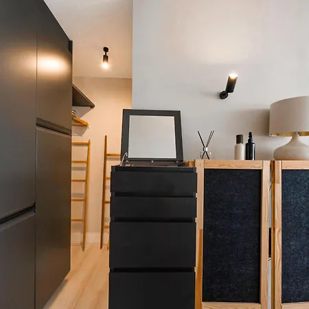 Luminoso Loft Con Piscina En Puerto Banus 马尔韦利亚