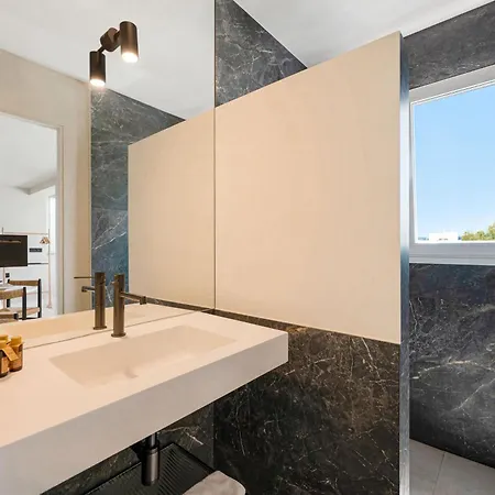 Luminoso Loft Con Piscina En Puerto Banus