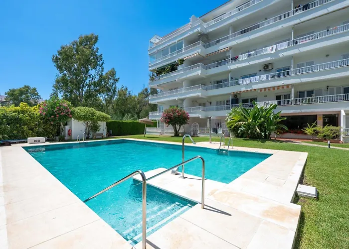 شقة Luminoso Loft Con Piscina En Puerto Banus