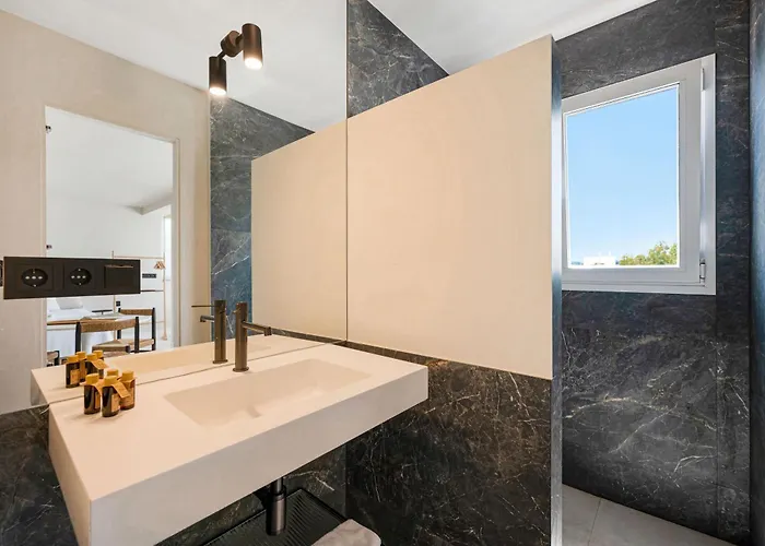 Luminoso Loft Con Piscina En Puerto Banus